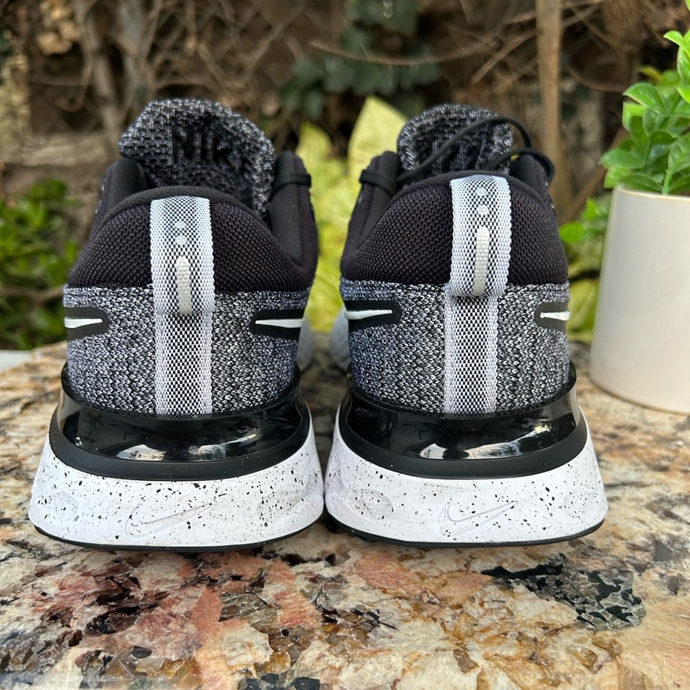 - Nike react infinity flyknit size women 11.5 black and white .Unisex men’s 9.5 - Picture 6 of 15